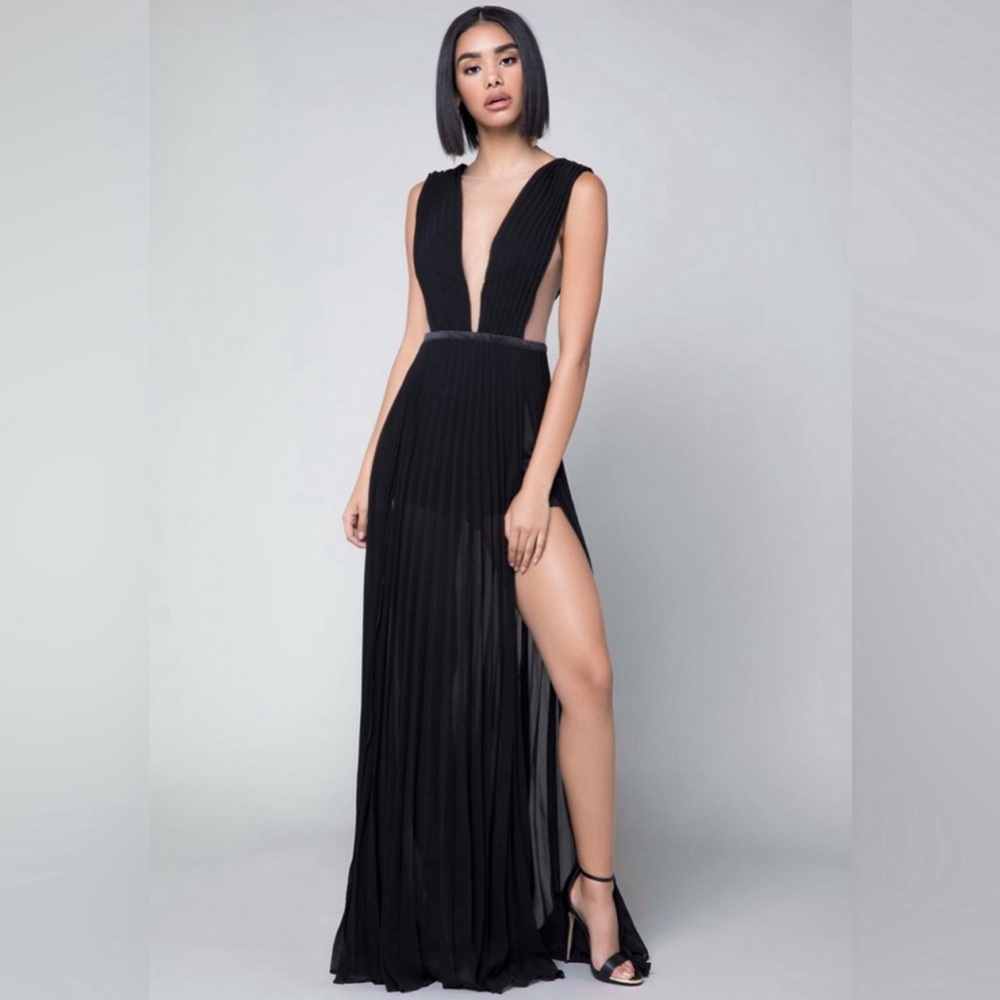 Stunning Bebe Double-Slit chifon pleated maxi dress-jumpsuit - Size 6 Small